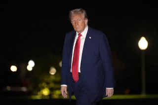 特朗普政府将赶走在美避难的阿富汗人、喀麦隆人