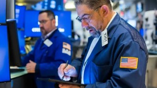 尾盘：美股继续下滑 道指下跌300点