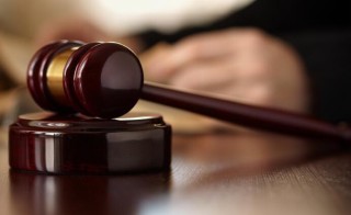 如何依法申请拆除房屋？这种申请需要哪些材料？