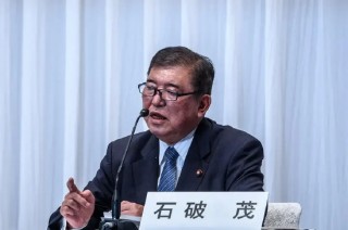 日本首相石破茂力争在参议院选举中赢得多数席位