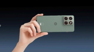 张凌赫代言！联想moto X70 Air AI手机亮相 天禧AI 3.5重磅发布