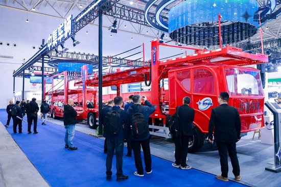 唯有星链|中集车辆携多款明星产品亮相2025中国国际商用车展（CCVS）  第10张