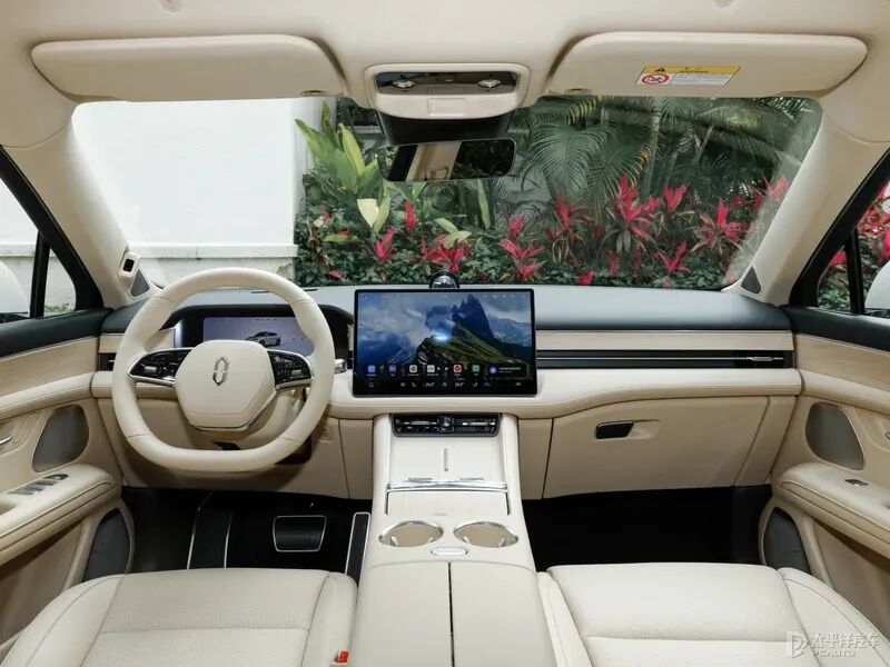 问界销冠天团再放大招！1.5万补贴延期，2026前下单都划算？  第10张