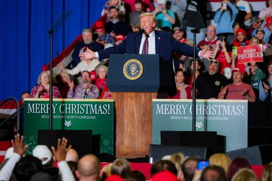 12月24日外盘头条:美国消费者信心连续第五个月下滑 金银连续两日刷新历史新高 特朗普提美联储主席必要条件 第3张 12月24日外盘头条:美国消费者信心连续第五个月下滑 金银连续两日刷新历史新高 特朗普提美联储主席必要条件 第3张