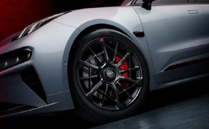 极氪001五周年纪念版上市：36.5万元起，2.91秒破百，配KW绞牙避震  第3张